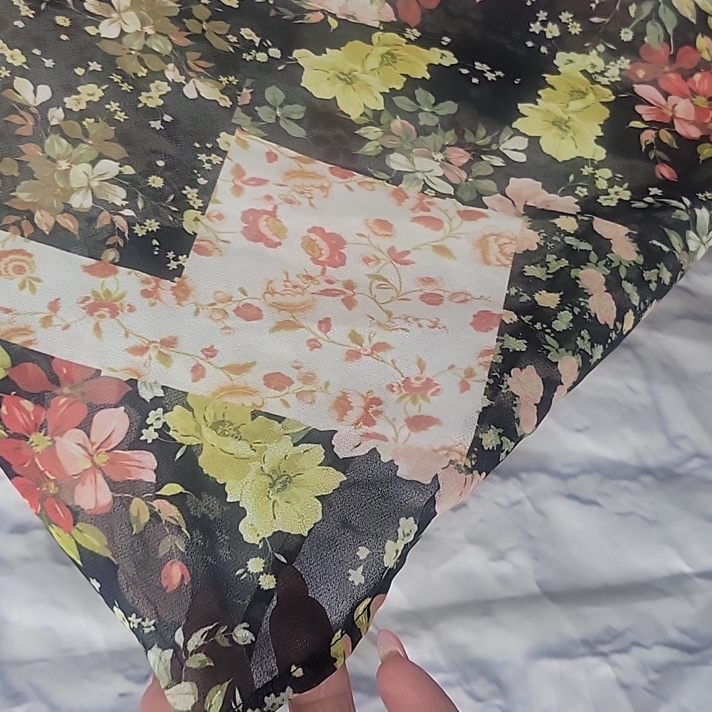 Sweet Pea Floral Long Kimono with Black and Pink Accents NWT - Picture 4 of 9